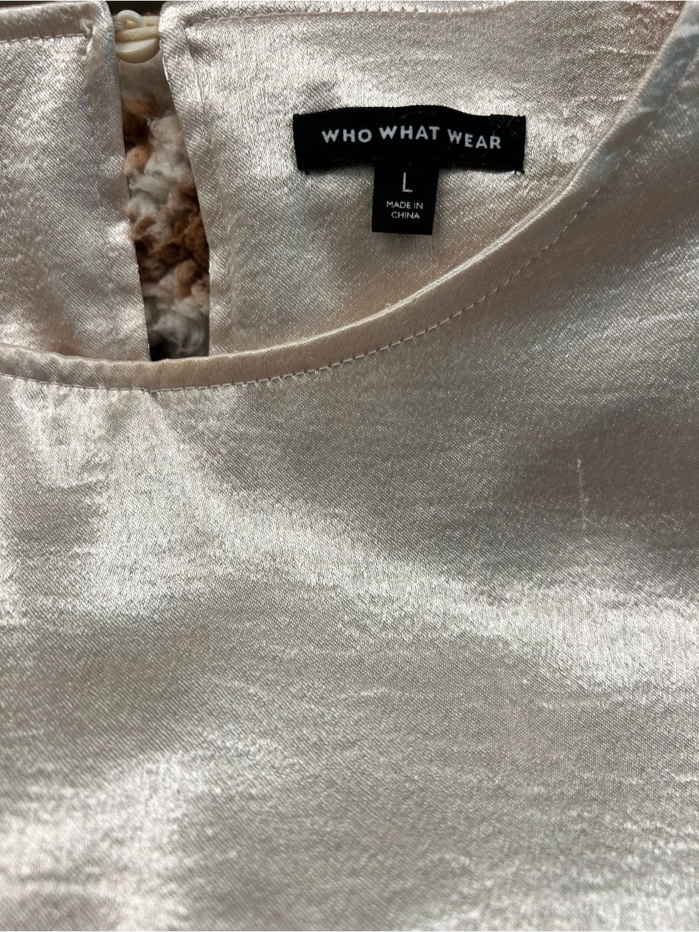 Who What Wear Champagne Satin Blouse Size L Short Sleeve Pocket Top - Picture 8 of 13